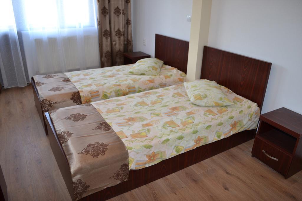 Pensiunea Meridian Corbeni Zimmer foto