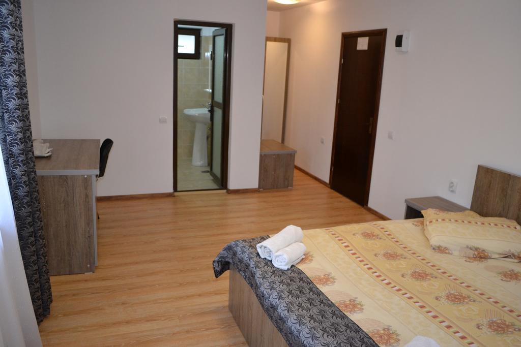 Pensiunea Meridian Corbeni Zimmer foto